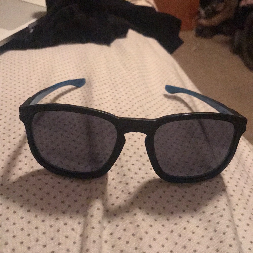 Oakley Enduro sunglasses 🕶 ❗️major 💲 drop❗️